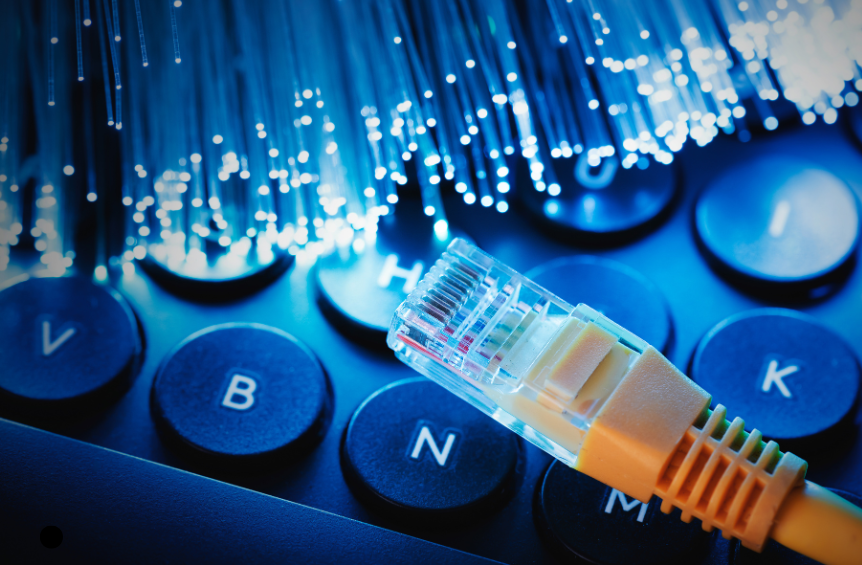 Fibre Optique FTTO : Solutions Haut Débit pour les Entreprises