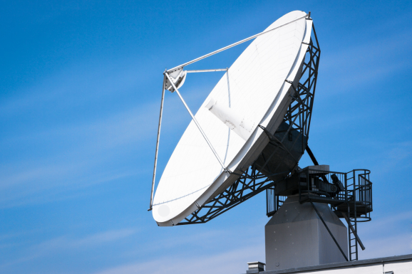 Internet par satellite : une solution haut débit pour les zones isolées